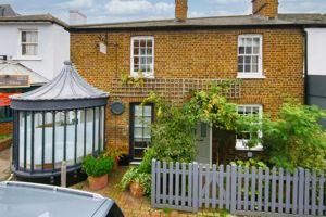 Bridge Road, East Molesey- click for photo gallery